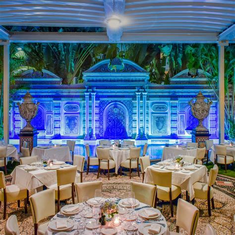 versace mansion lunch dress code|gianni's restaurant dress code.